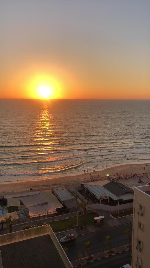 Ferienwohnung תמר על הים Bat Yam Exterior foto
